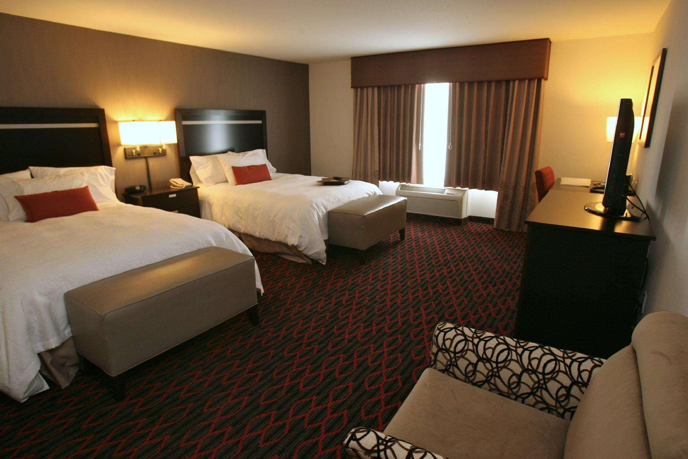 Hampton Inn & Suites Red Deer Penhold Δωμάτιο φωτογραφία