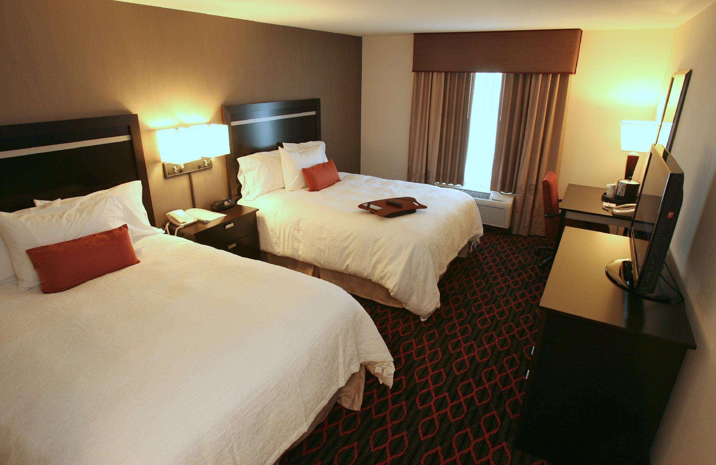 Hampton Inn & Suites Red Deer Penhold Δωμάτιο φωτογραφία