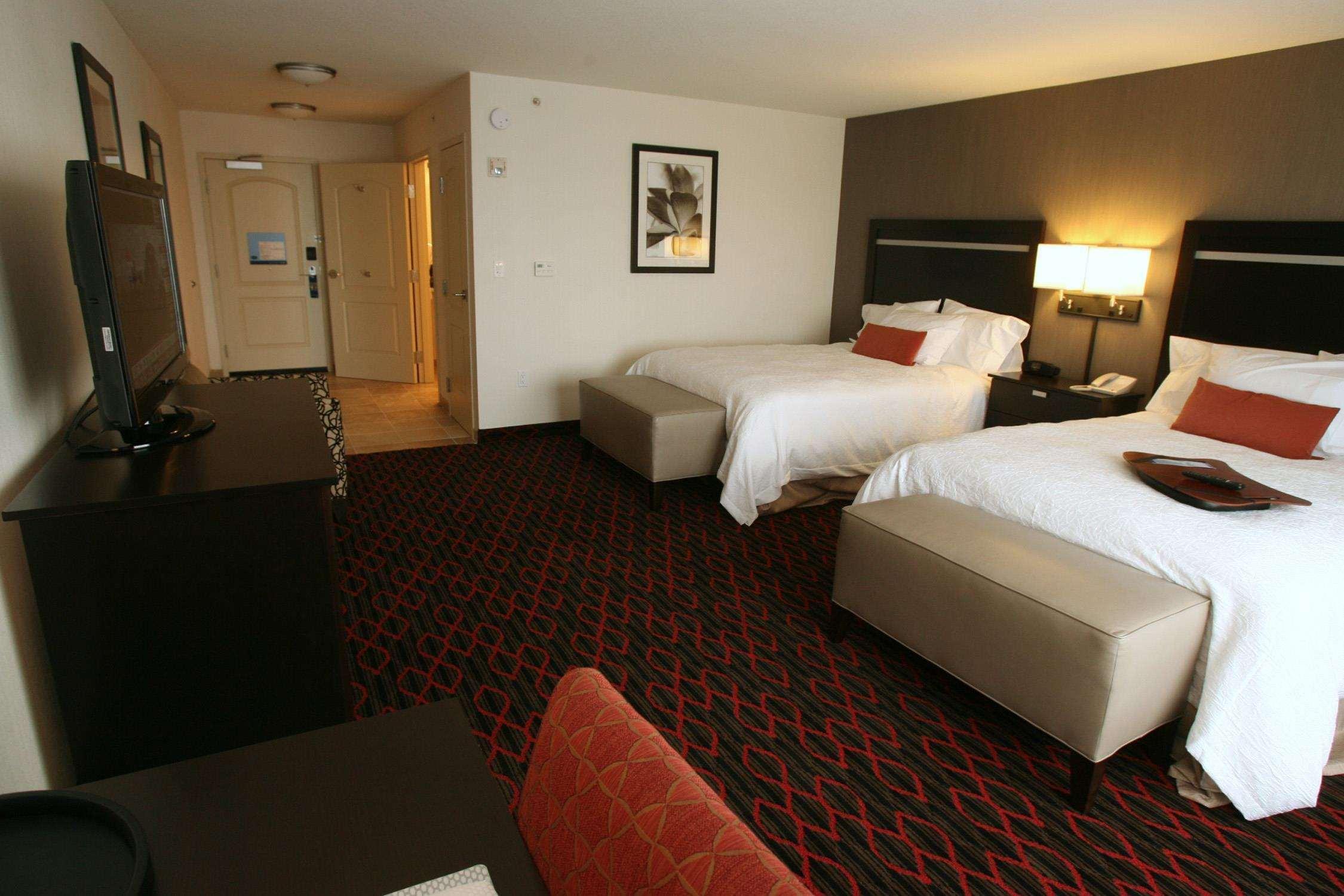 Hampton Inn & Suites Red Deer Penhold Δωμάτιο φωτογραφία