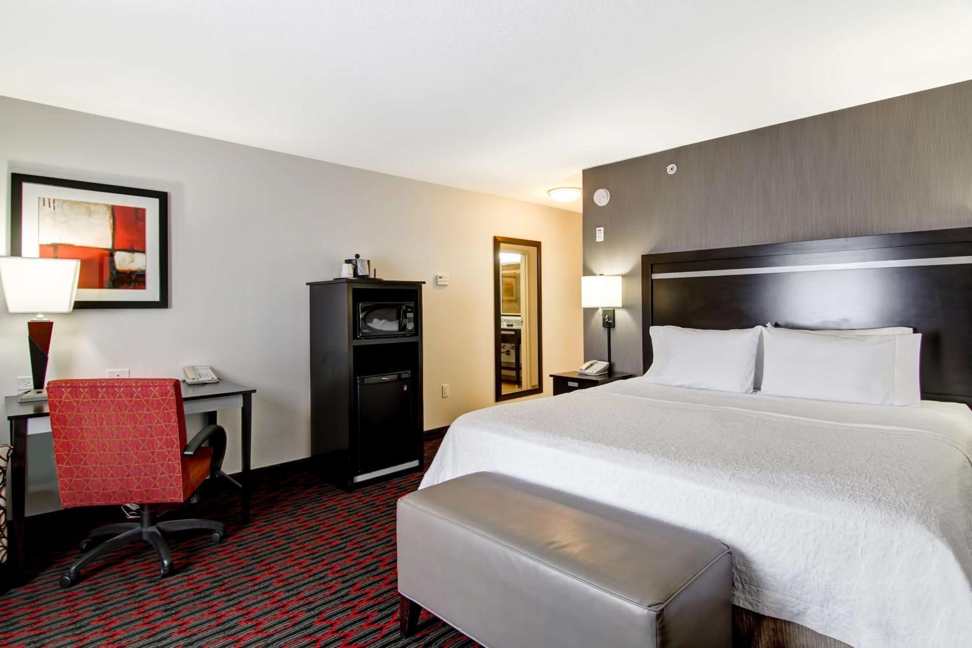 Hampton Inn & Suites Red Deer Penhold Εξωτερικό φωτογραφία