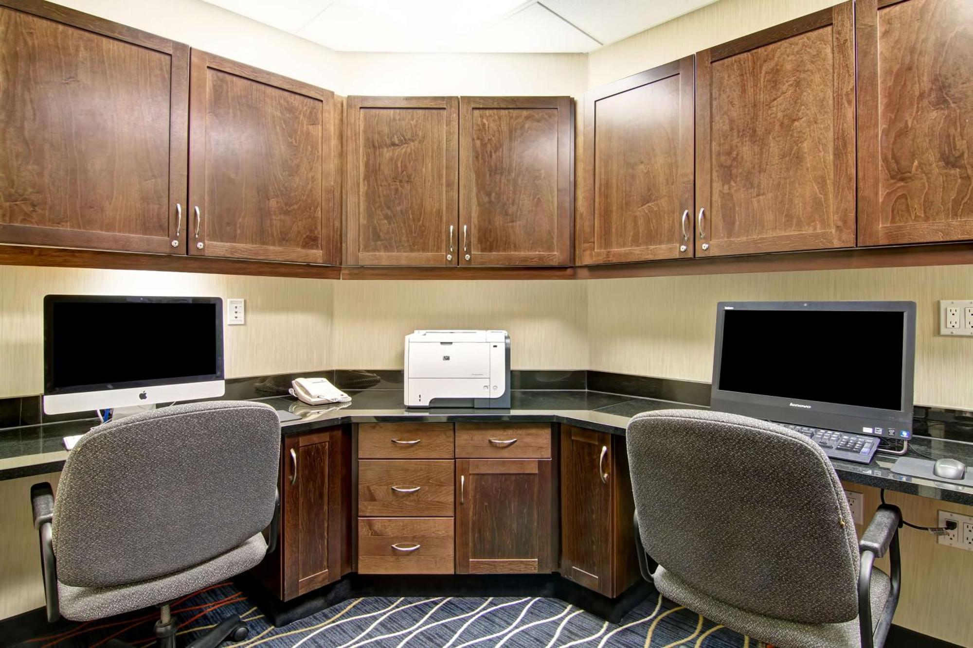 Hampton Inn & Suites Red Deer Penhold Εξωτερικό φωτογραφία
