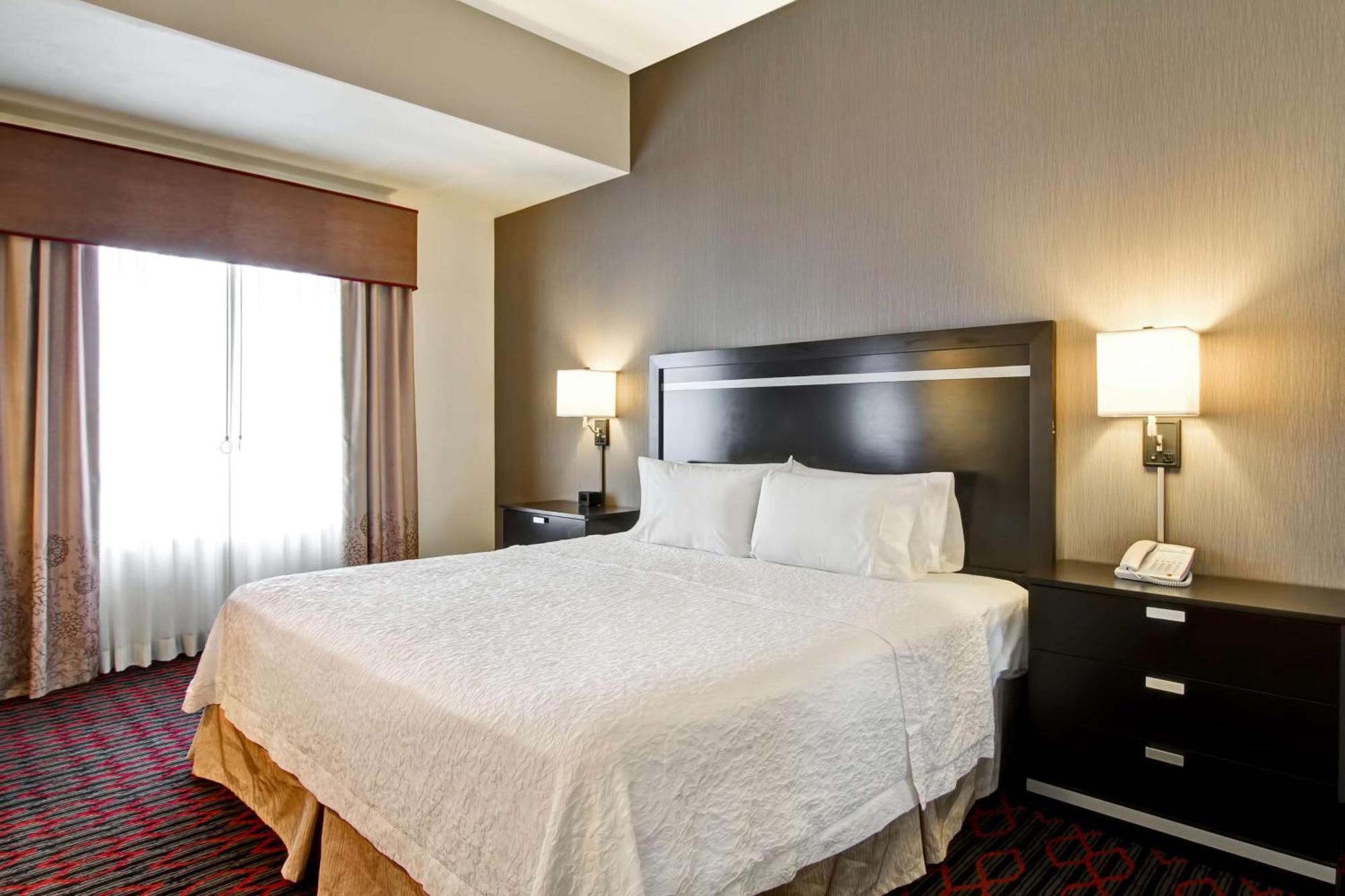 Hampton Inn & Suites Red Deer Penhold Εξωτερικό φωτογραφία