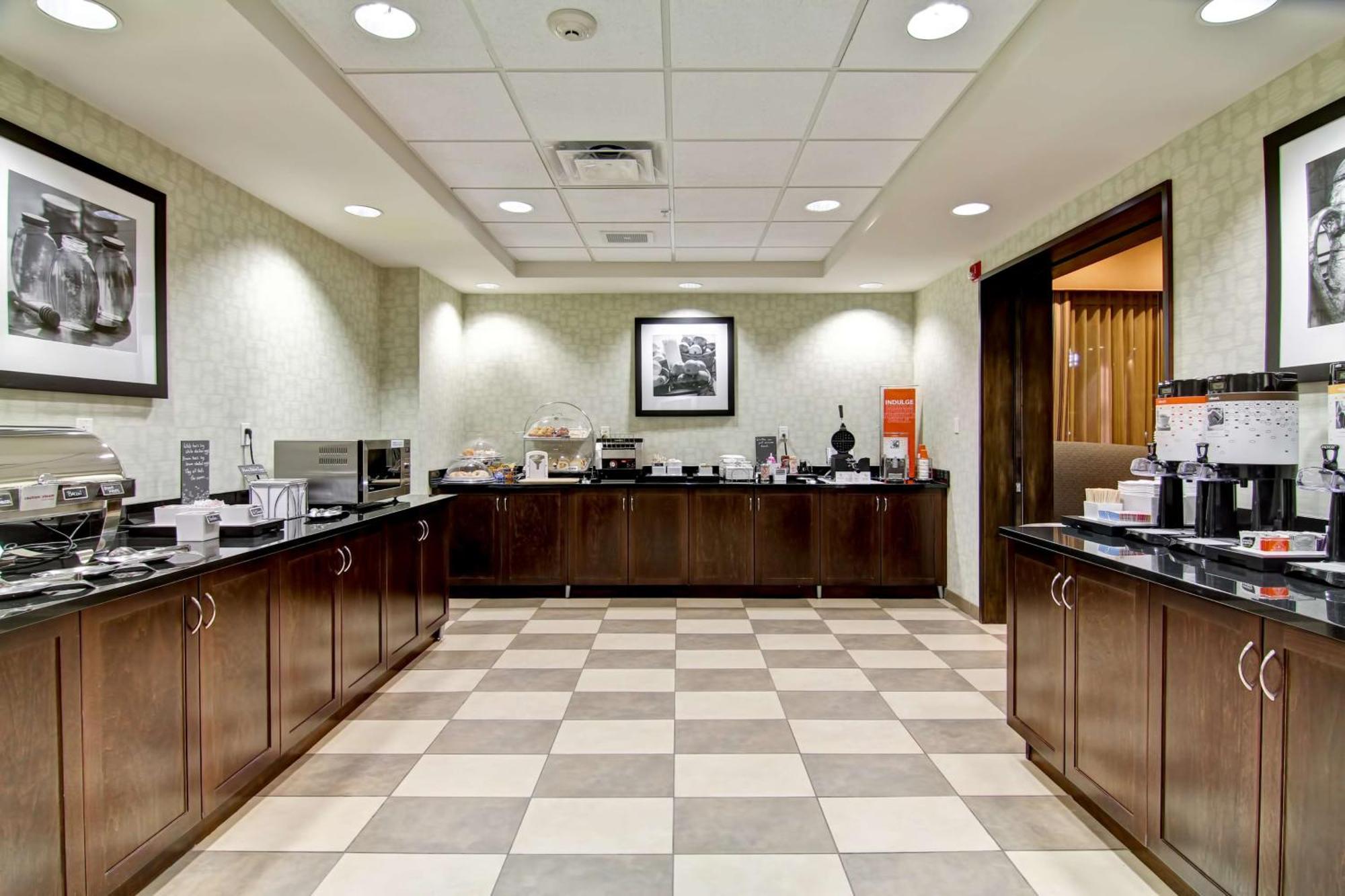 Hampton Inn & Suites Red Deer Penhold Εξωτερικό φωτογραφία