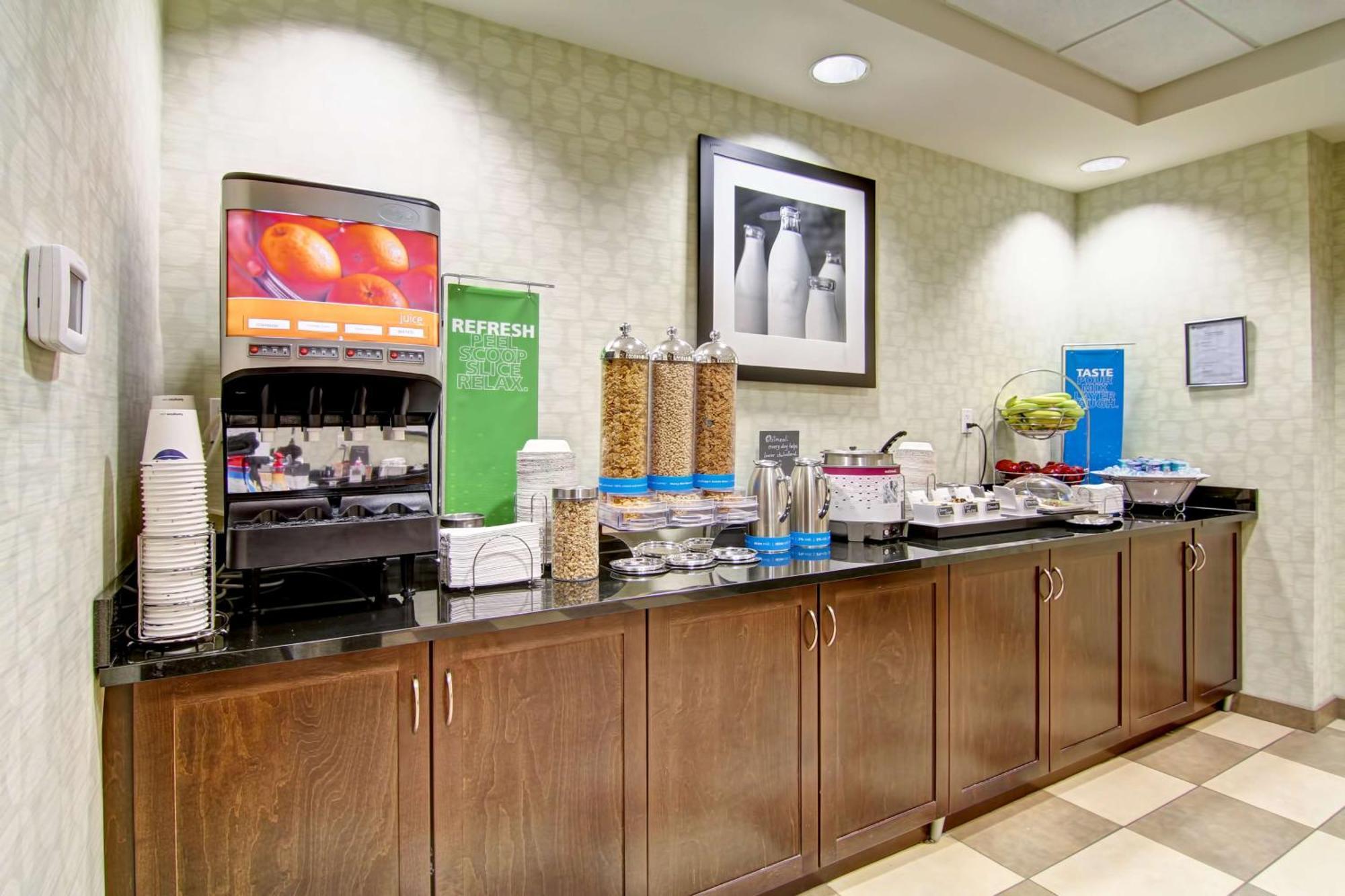 Hampton Inn & Suites Red Deer Penhold Εξωτερικό φωτογραφία