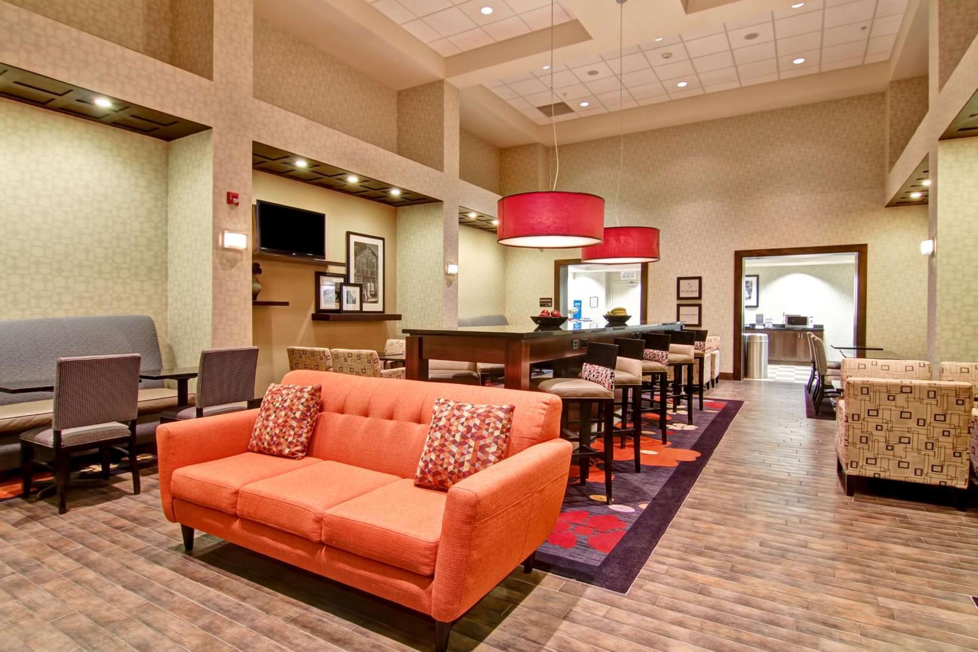 Hampton Inn & Suites Red Deer Penhold Εξωτερικό φωτογραφία