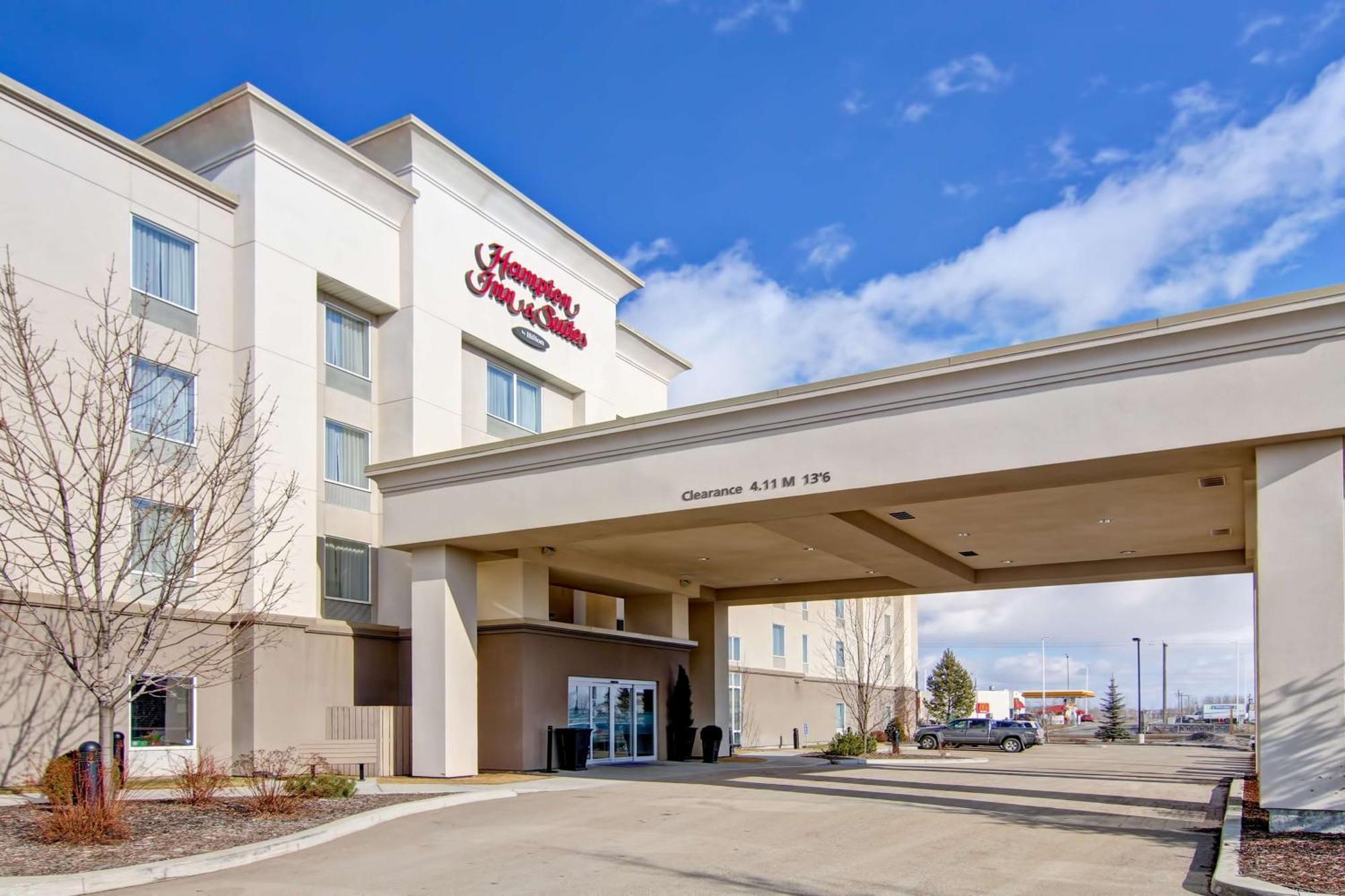 Hampton Inn & Suites Red Deer Penhold Εξωτερικό φωτογραφία