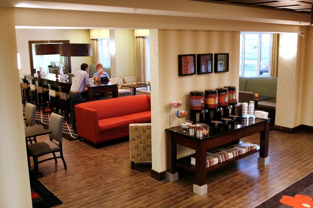 Hampton Inn & Suites Red Deer Penhold Εξωτερικό φωτογραφία